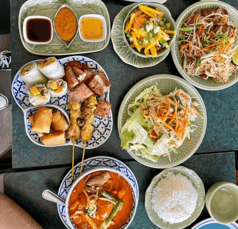 thai restaurants in etobicoke