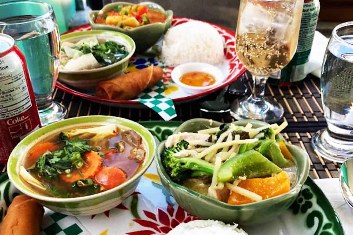 thai restaurants in etobicoke