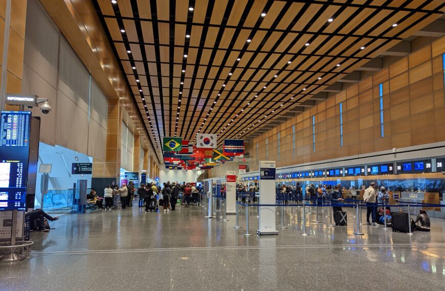 Your Essential Guide To Boston Logan Airport Transportation Options