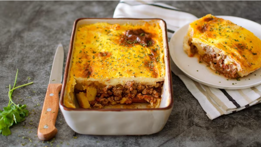Bulgarian moussaka: the traditional recipe with potatoes and minced meat